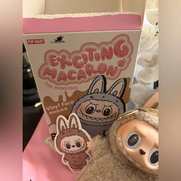 Authentic Labubu Exciting Macaron Toffee - Picture 7 of 10